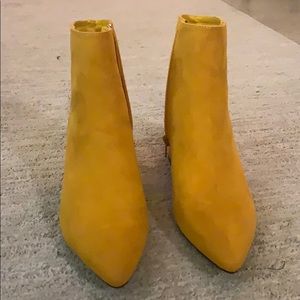Gorgeous Mustard suede 7 1/2 chic winter beauties